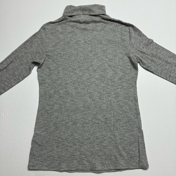 Theory Lightweight Turtleneck in Grey Heather Stripe Size: US- XS - Picture 5 of 11